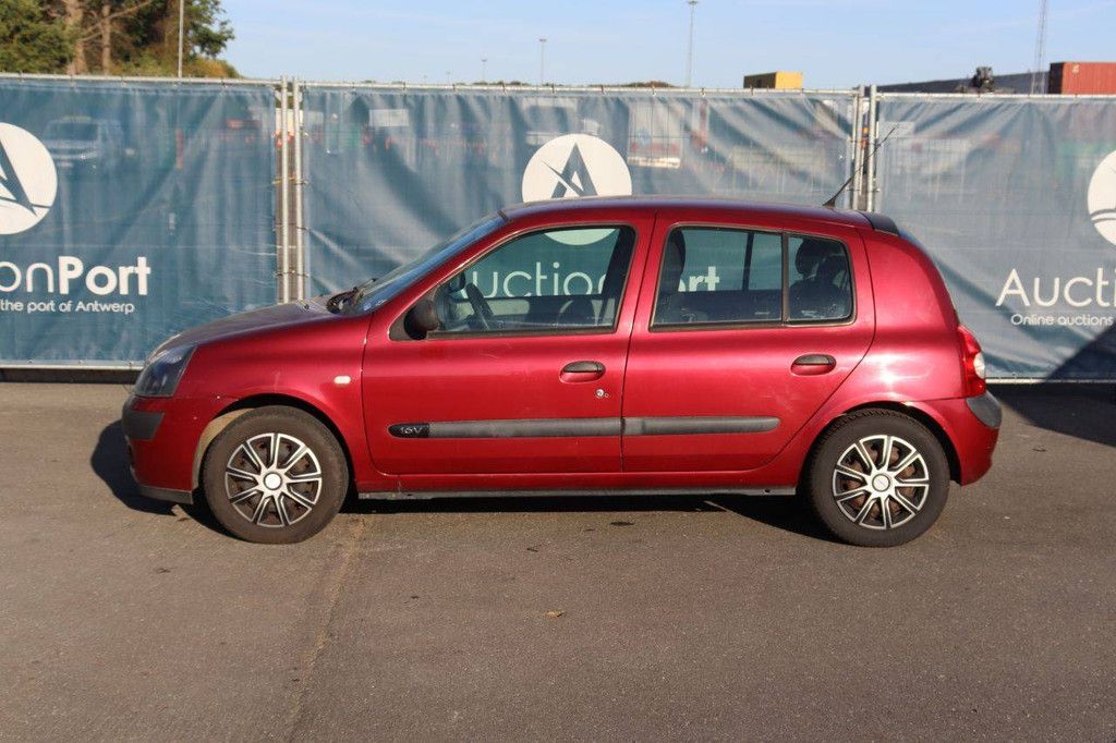 Passenger car Renault Clio Petrol 75hp 2003 (Margin)