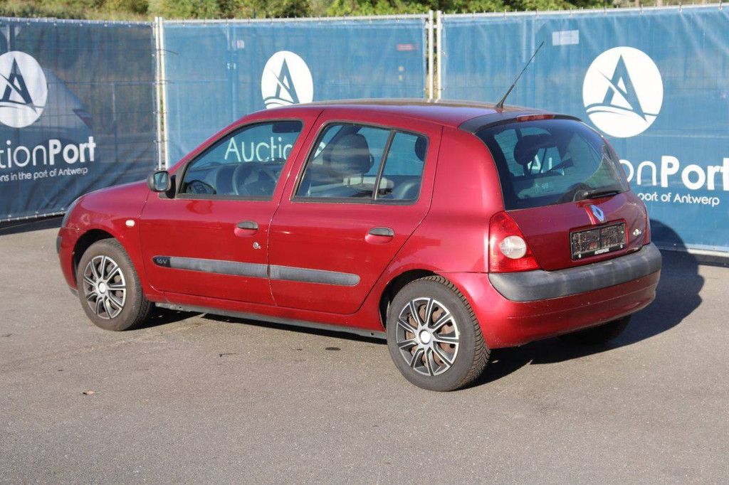 Passenger car Renault Clio Petrol 75hp 2003 (Margin)