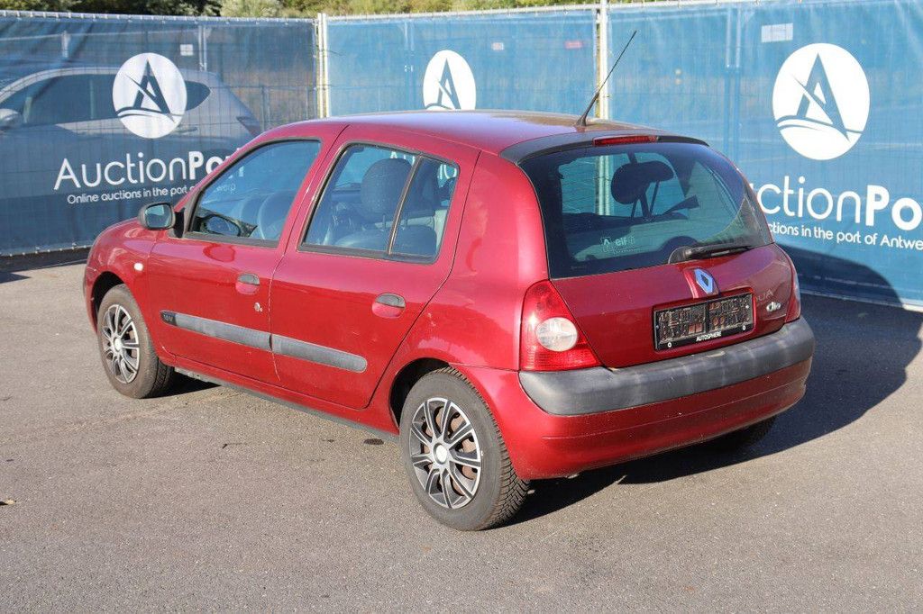 Passenger car Renault Clio Petrol 75hp 2003 (Margin)