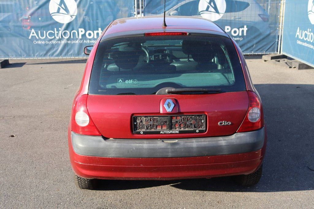 Passenger car Renault Clio Petrol 75hp 2003 (Margin)