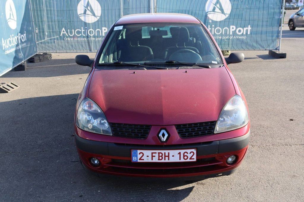 Passenger car Renault Clio Petrol 75hp 2003 (Margin)