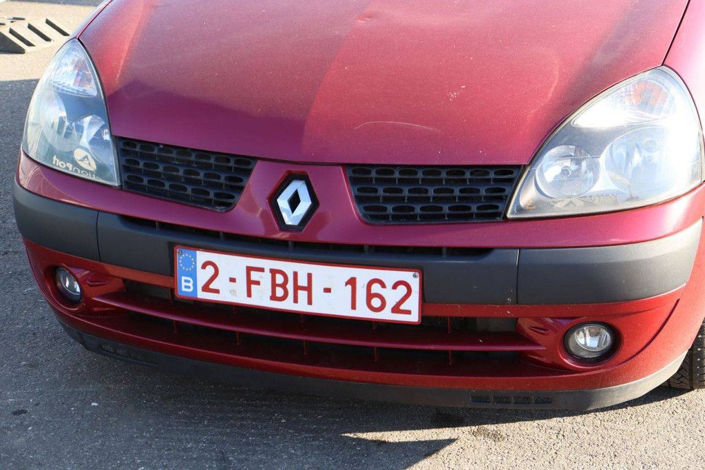 Passenger car Renault Clio Petrol 75hp 2003 (Margin)