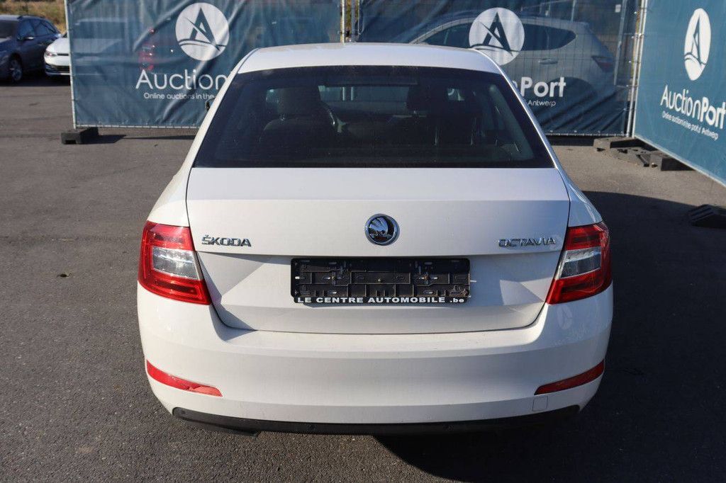 Passenger car Skoda Octavia Petrol 105hp 2014 (Margin)