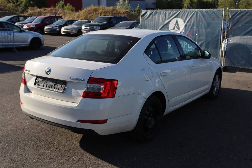 Passenger car Skoda Octavia Petrol 105hp 2014 (Margin)