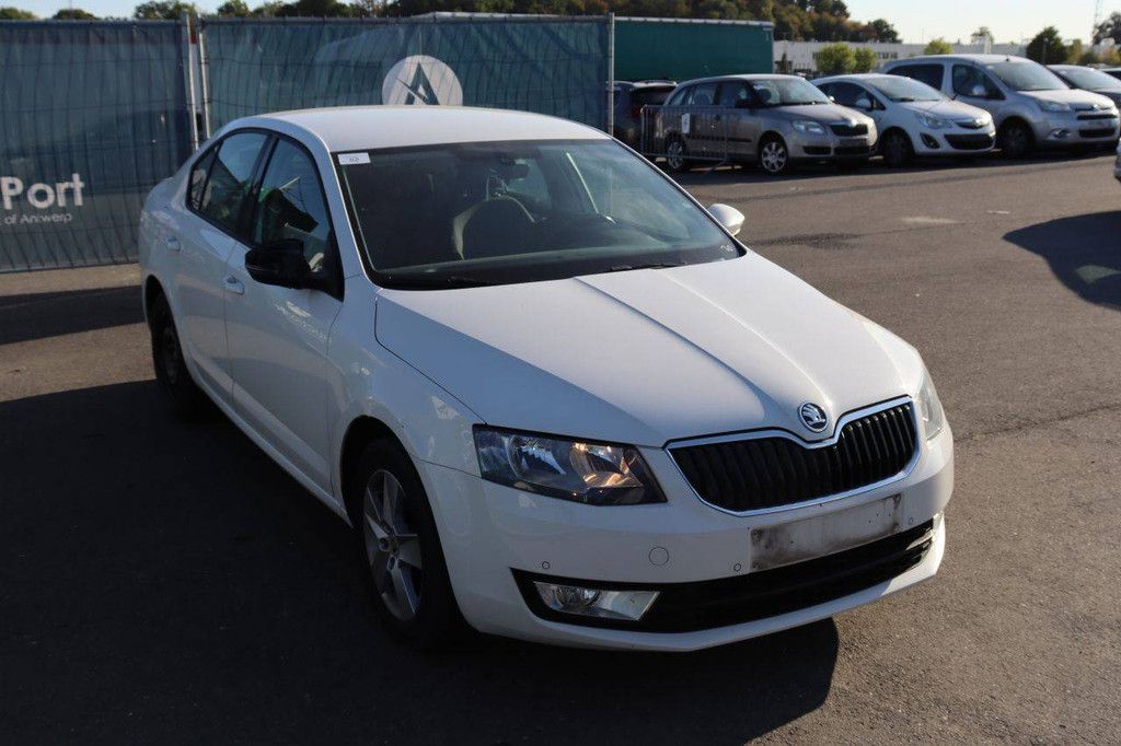 Passenger car Skoda Octavia Petrol 105hp 2014 (Margin)