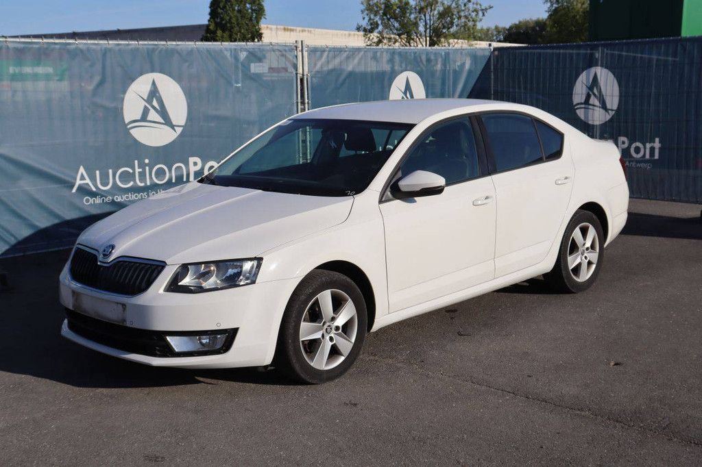 Passenger car Skoda Octavia Petrol 105hp 2014 (Margin)