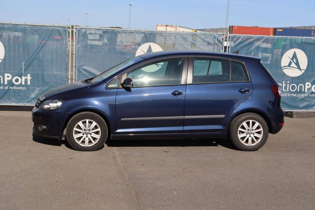 Passenger car Volkswagen Golf Diesel 105hp 2012 (Margin)