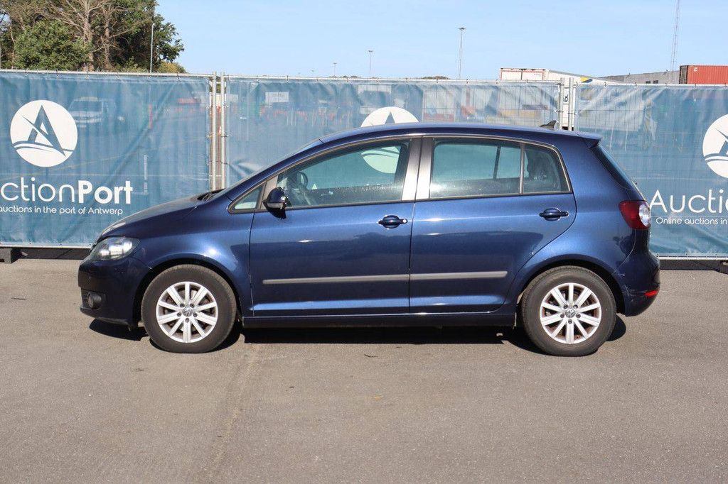 Passenger car Volkswagen Golf Diesel 105hp 2012 (Margin)