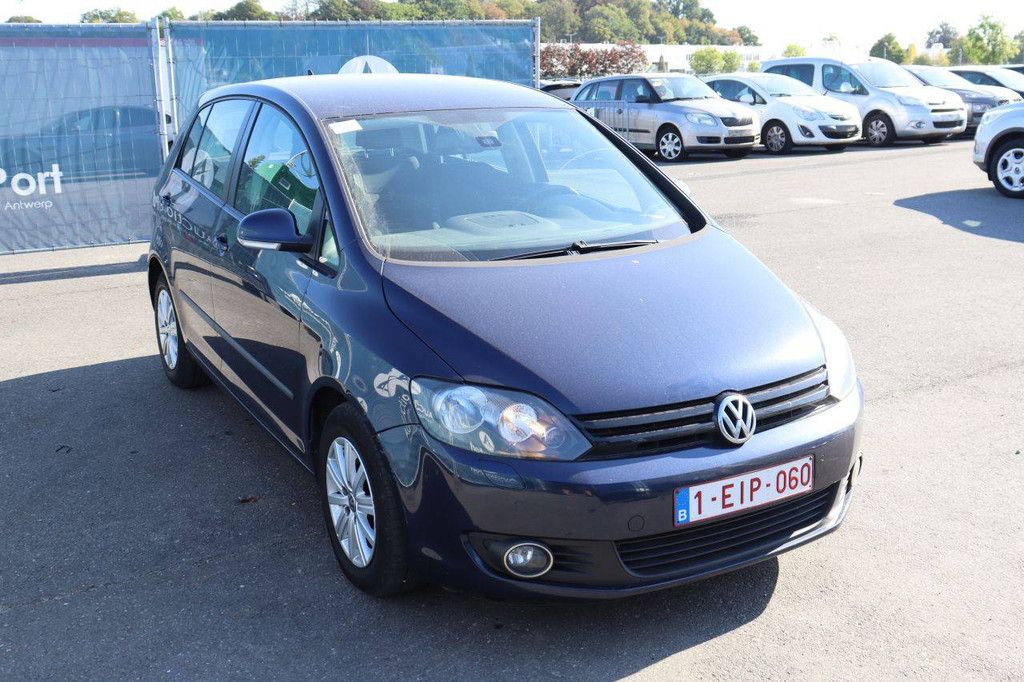 Passenger car Volkswagen Golf Diesel 105hp 2012 (Margin)