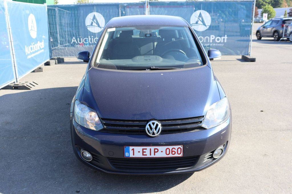 Passenger car Volkswagen Golf Diesel 105hp 2012 (Margin)