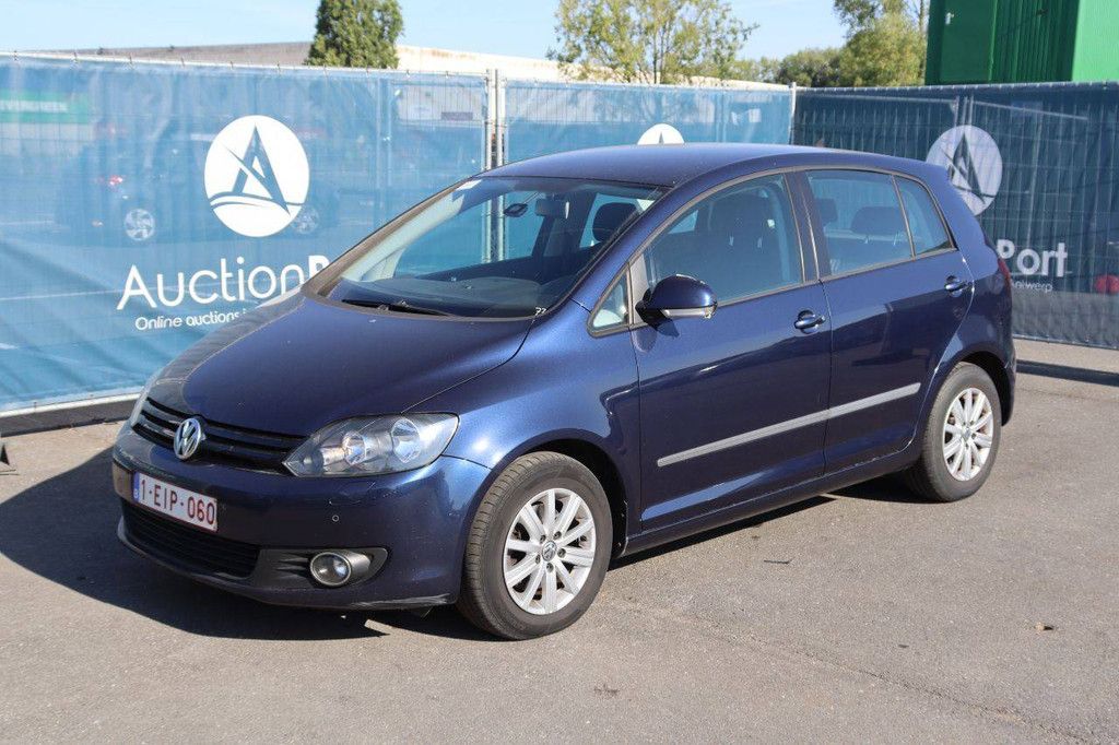 Passenger car Volkswagen Golf Diesel 105hp 2012 (Margin)