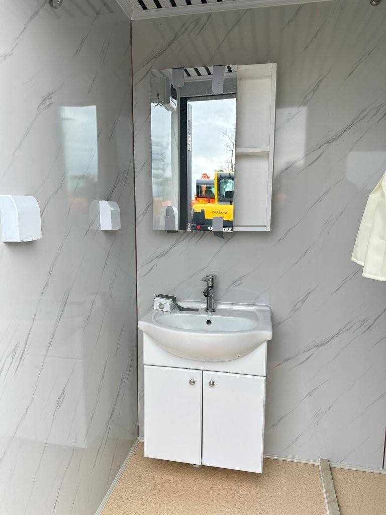 Shower cabin