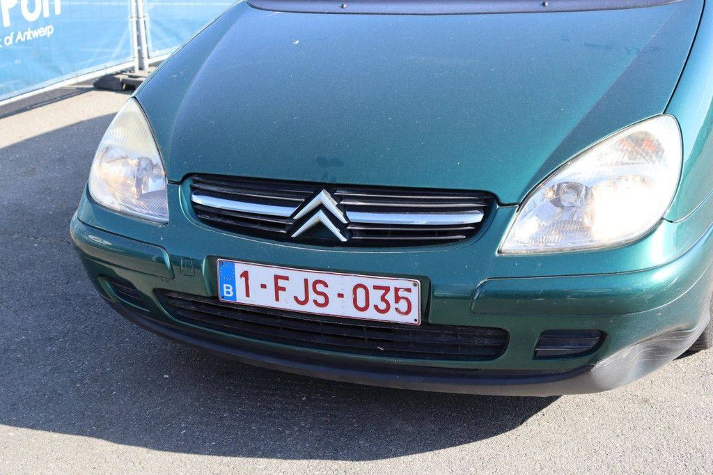 Passenger car Citroën C5 Petrol 140hp 2005 (Margin)