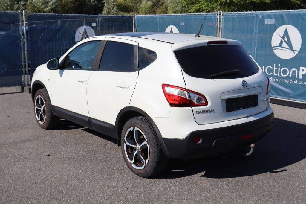 SUV Nissan Qashqai Diesel 110hp 2014 (Margin)
