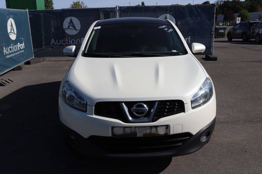 SUV Nissan Qashqai Diesel 110hp 2014 (Margin)