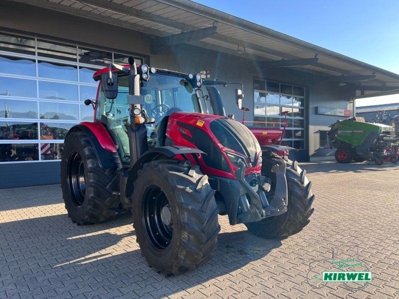 Valtra N 104 H5