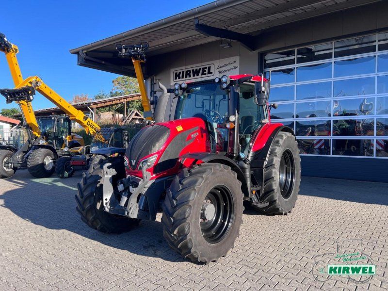 Valtra N 104 H5