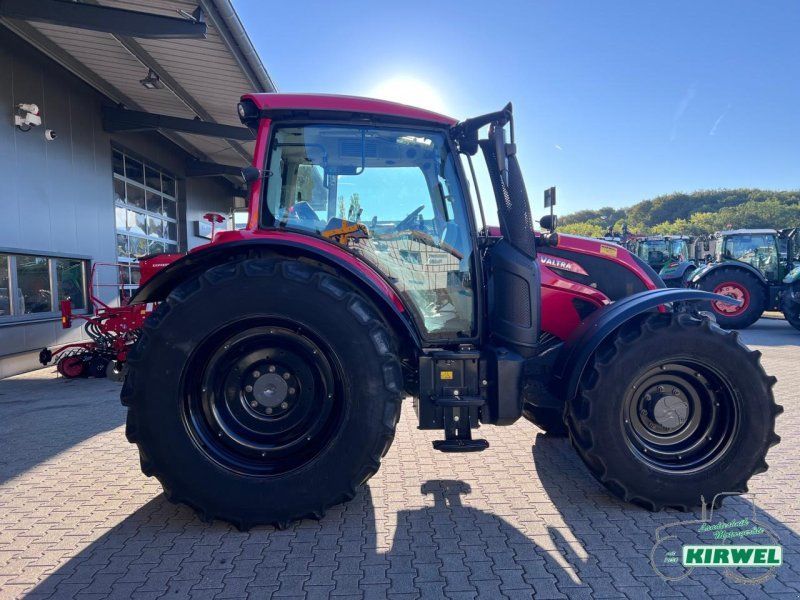 Valtra N 104 H5
