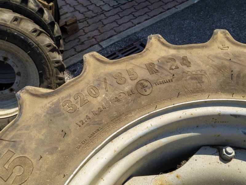 Continental 320/85 R24 CONTRACT AC 85