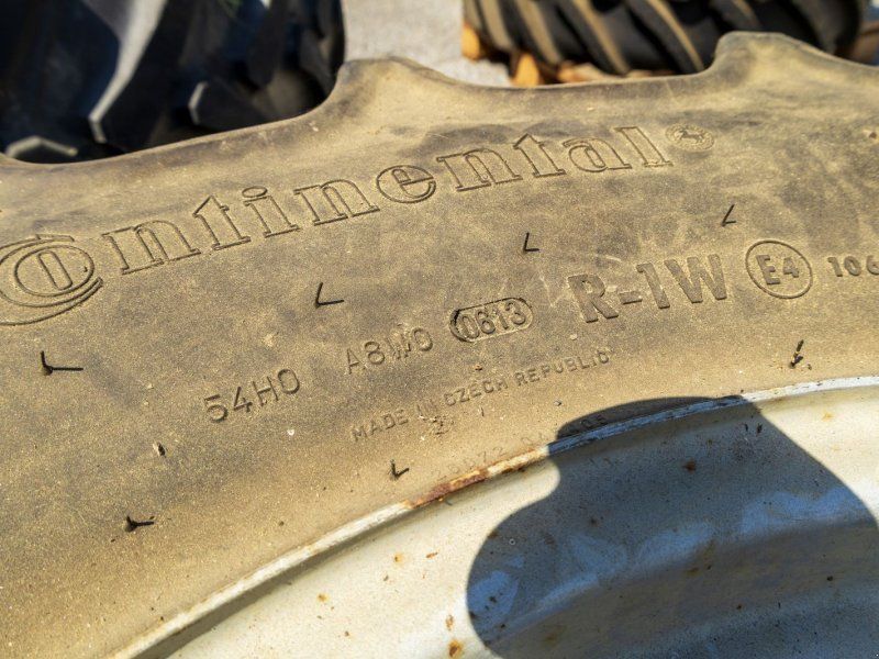 Continental 320/85 R24 CONTRACT AC 85