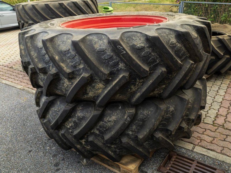 BKT 520/85 R42 AGRIMAX RT 855