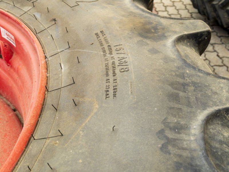 BKT 520/85 R42 AGRIMAX RT 855