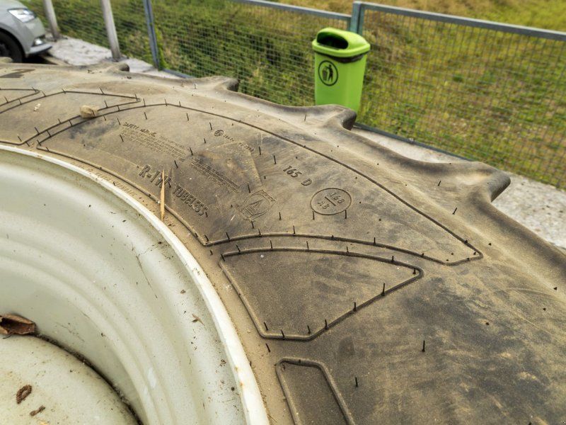 Mitas 650/65 R 42 SST