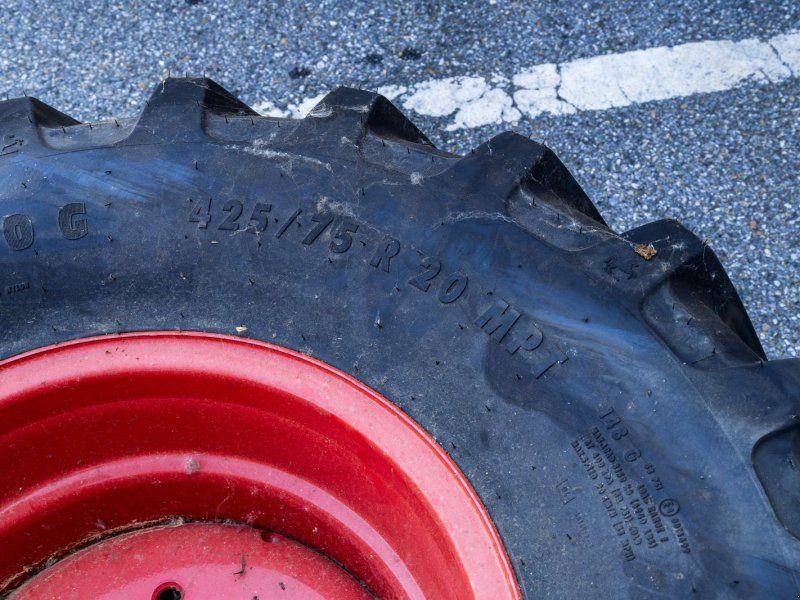 Continental 425/75R20 MPT  CONTRACT AC70G