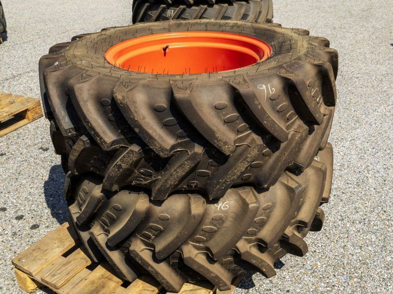 BKT 380/70R24 AGRIMAX RT 765