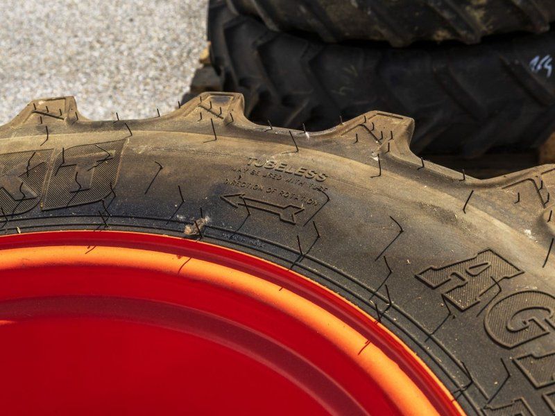 BKT 380/70R24 AGRIMAX RT 765