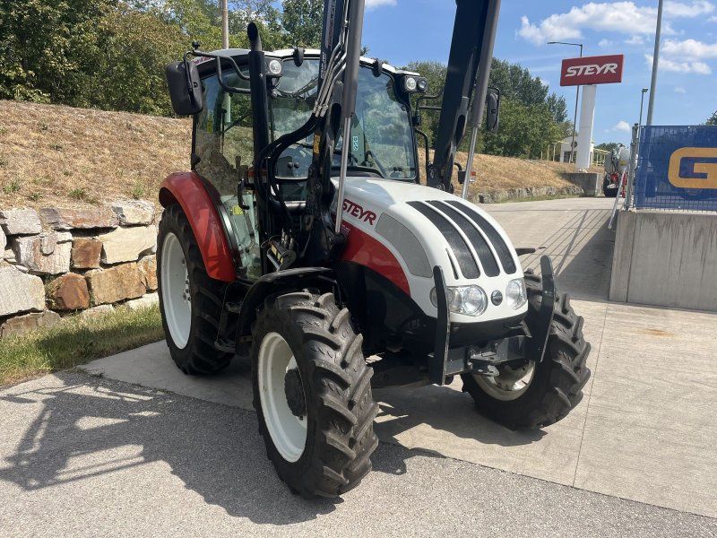 Steyr Kompakt S 4065 mit Stoll Frontlader