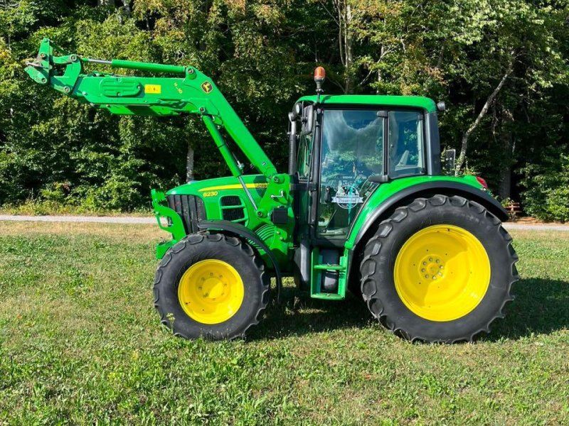 John Deere 6230