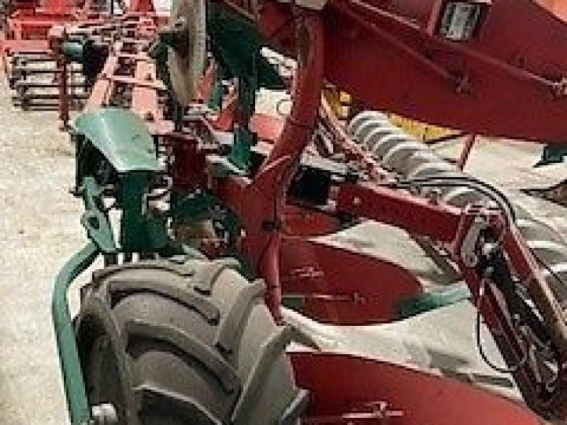 Kverneland kk 2500b i isobus met vorenpakker
