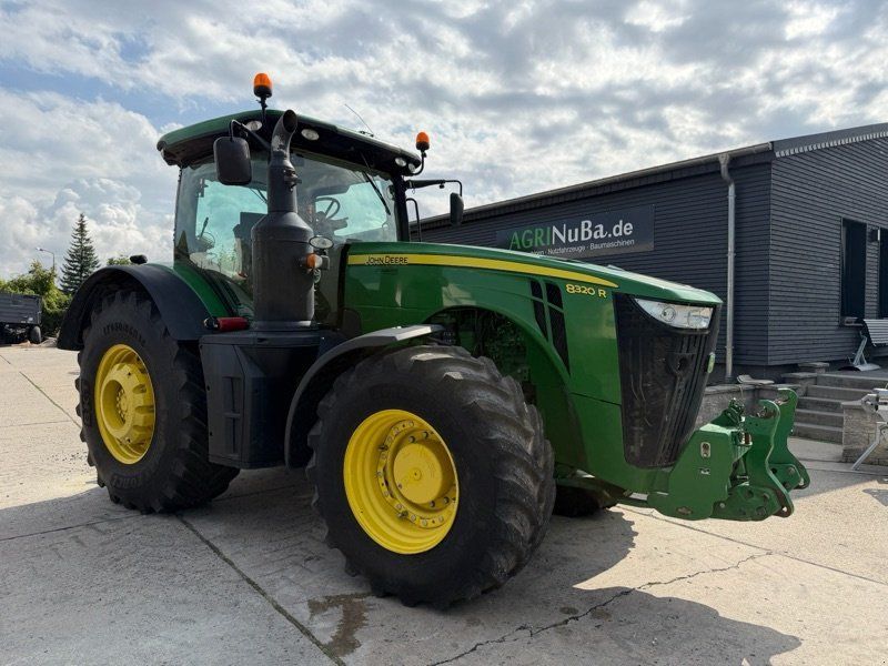 John Deere 8320 R e23