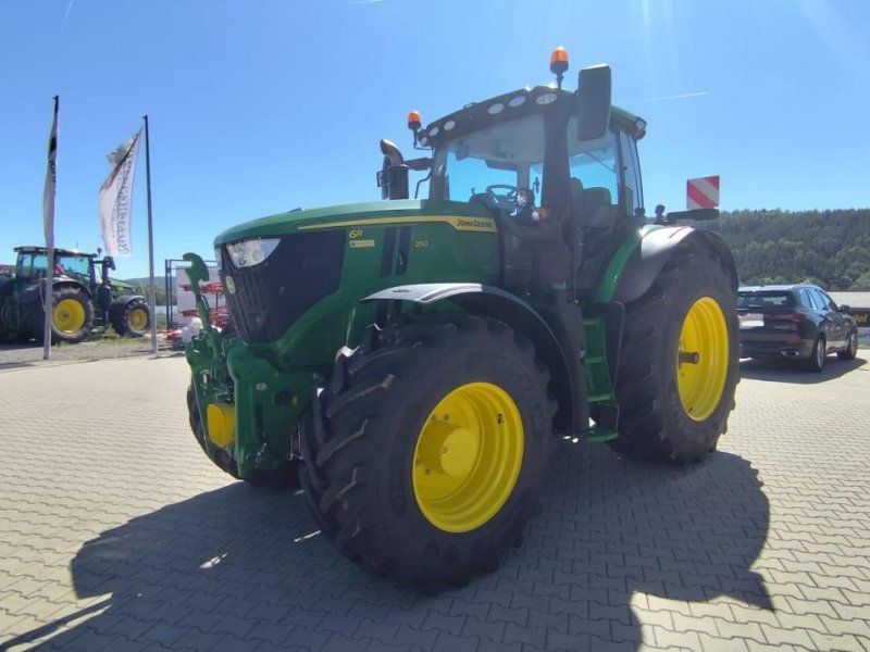 John Deere 6R 250