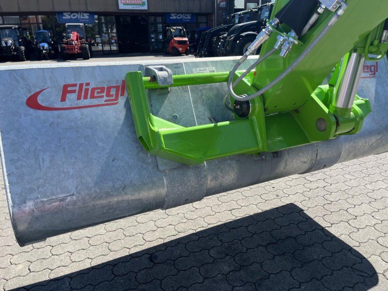 Merlo Schwergutschaufel ST 2400