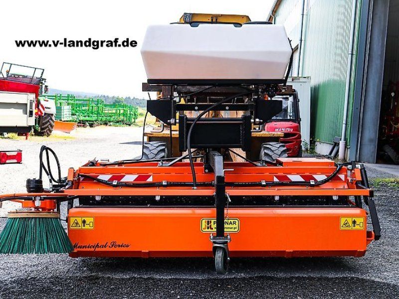 Pronar ZM 2000  2 m + Seitenbesen