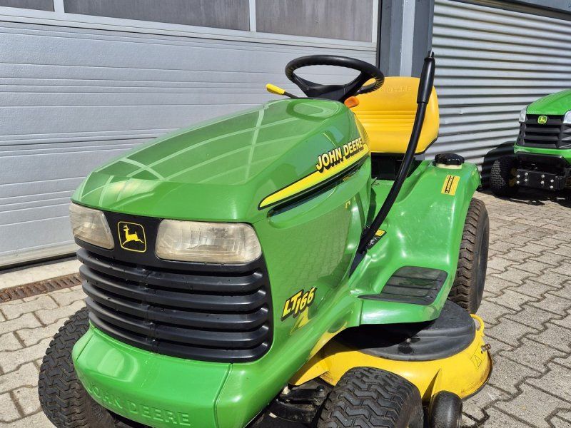 John Deere Lt 166