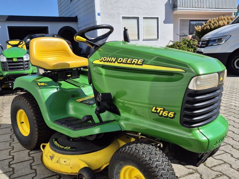 John Deere Lt 166