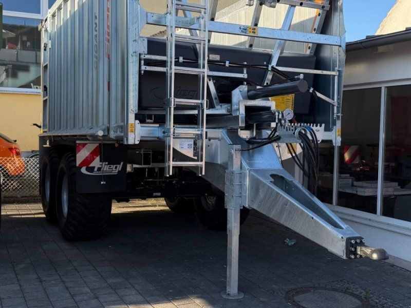 Fliegl Gigant ASW 256 C