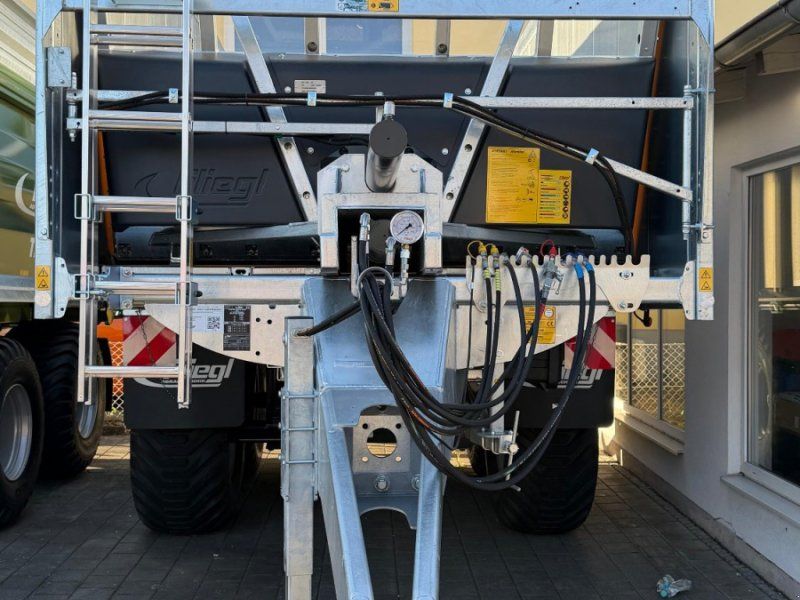 Fliegl Gigant ASW 256 C