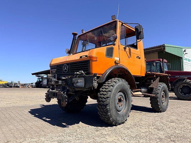 Mercedes-Benz U1000