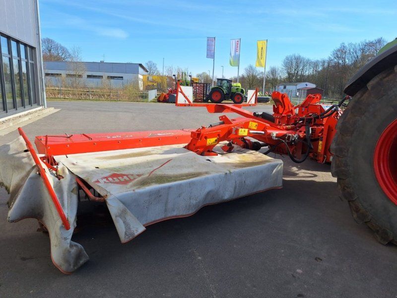 Kuhn FC 883 FF Lift Control