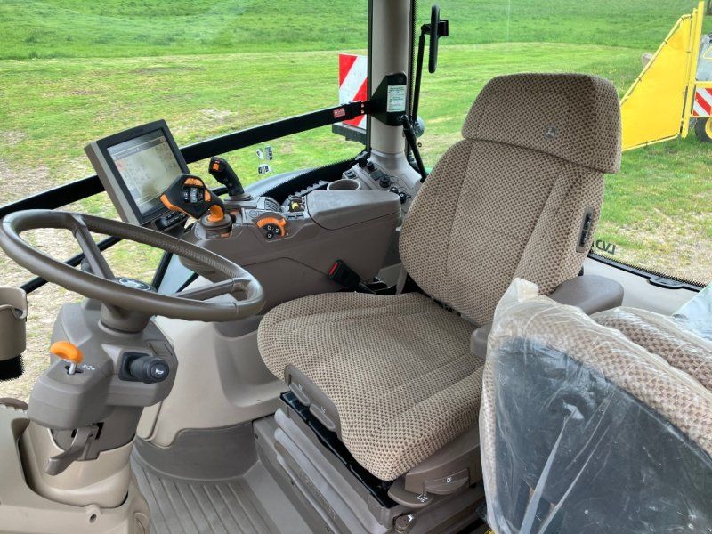 John Deere 6R 215