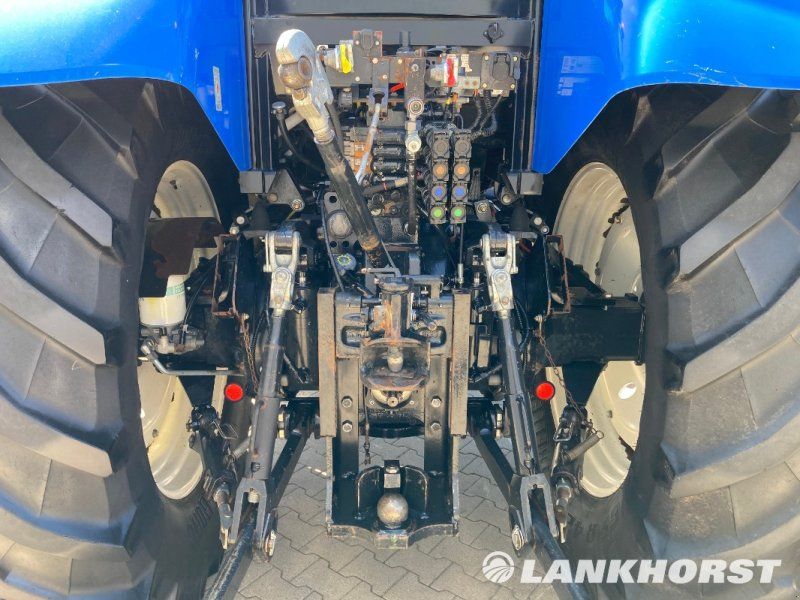 New Holland T6090