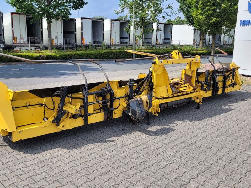 New Holland 470 FI (Kemper 375)