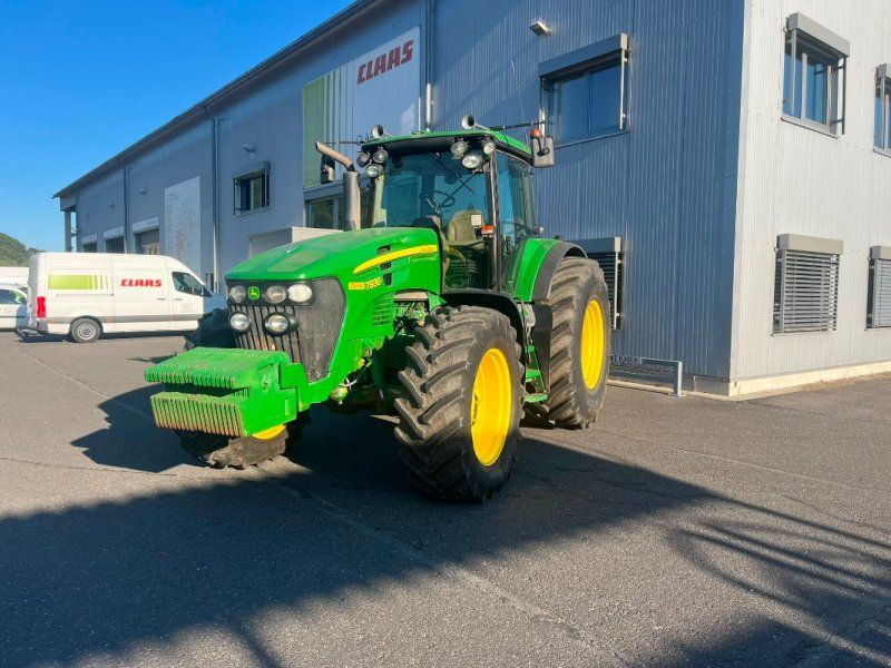 John Deere 7930