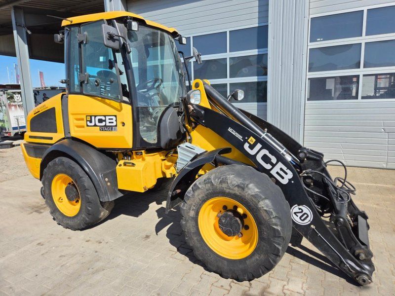 JCB 409 Agri