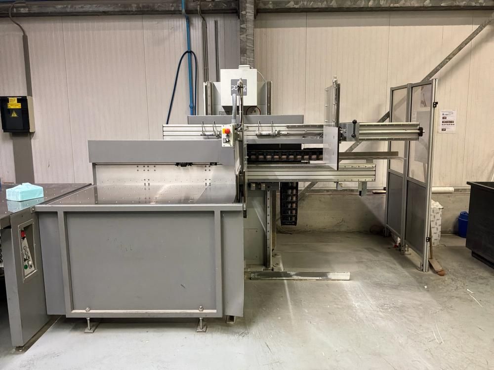 2011 Polar 130-ER-4 / M803-01 Automatic Unloader for a Cutting Machine