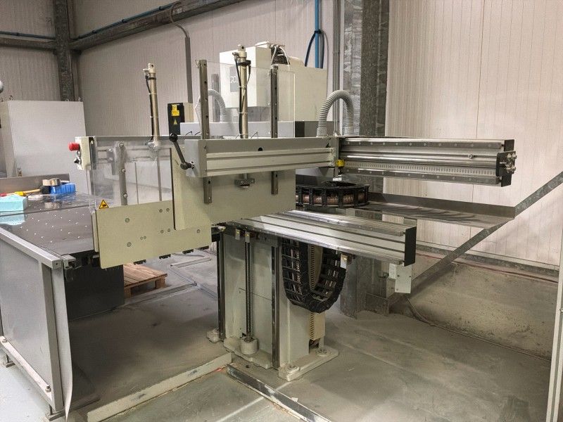 2011 Polar 130-ER-4 / M803-01 Automatic Unloader for a Cutting Machine